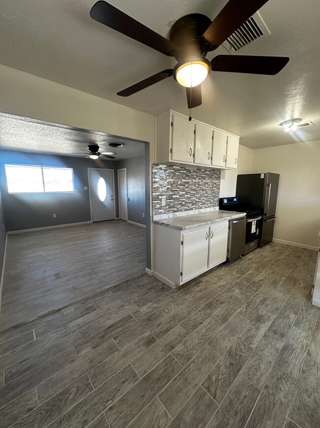 Photo - 2206 Lyndale Dr