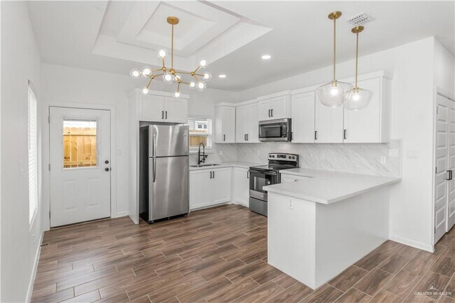 Photo - 10 W Woodson Dr Unit 2