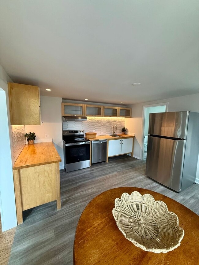 Photo - 6 Charles St Unit 300-242