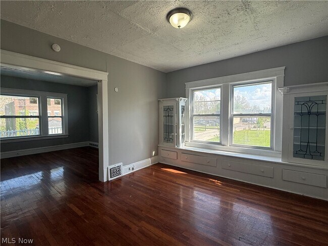 Photo - 1278 E 115th St Unit 2