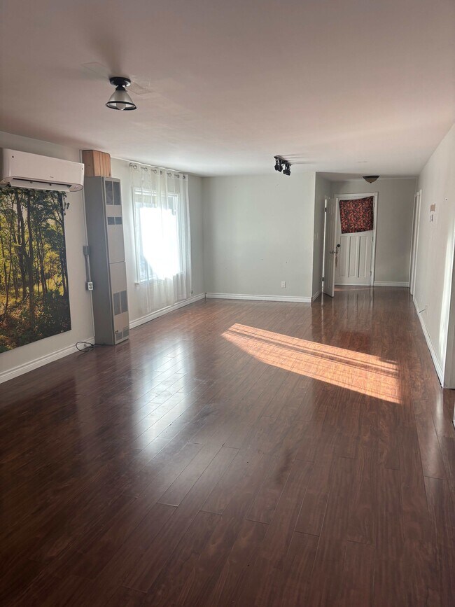 Photo - 1107 Colborne Rd