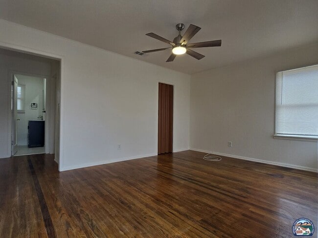 Photo - 1018 W Commercial Ave