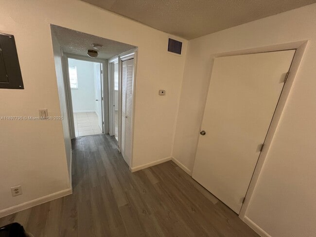 Photo - 6840 Pembroke Rd Unit 106