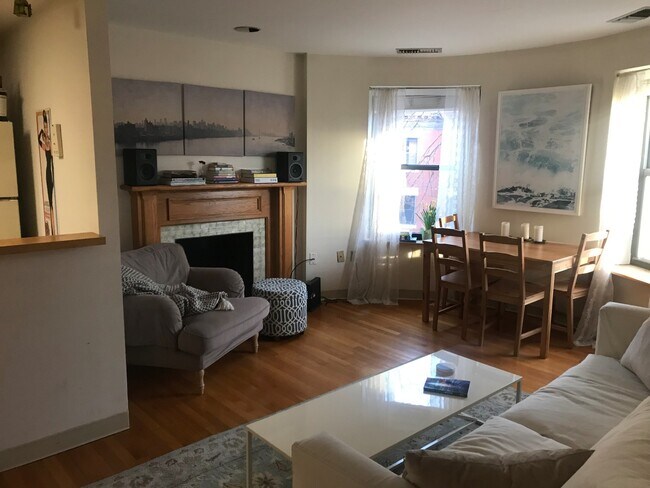 Photo - 95 Gainsborough St Unit 402