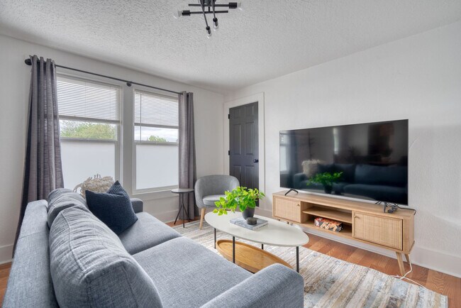 2114 E Burnside St Unit SI ID1612026P