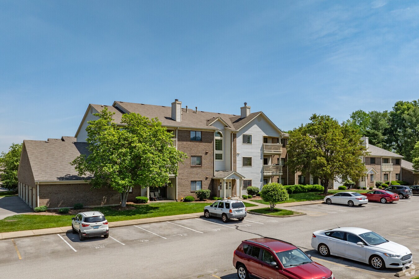 Photo - Windsor Gate Condominiums