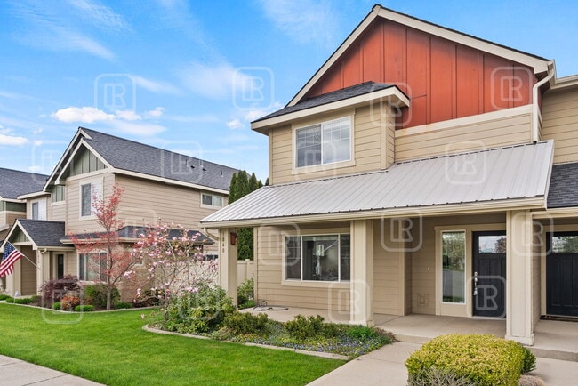 Photo - 1840 N Willamette Rd