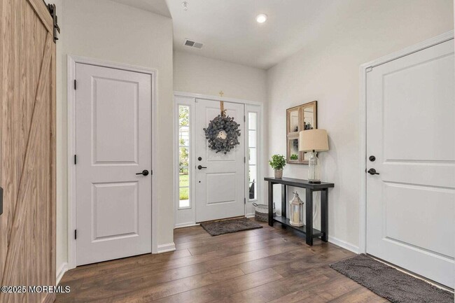 Photo - 1705 Evans Ln