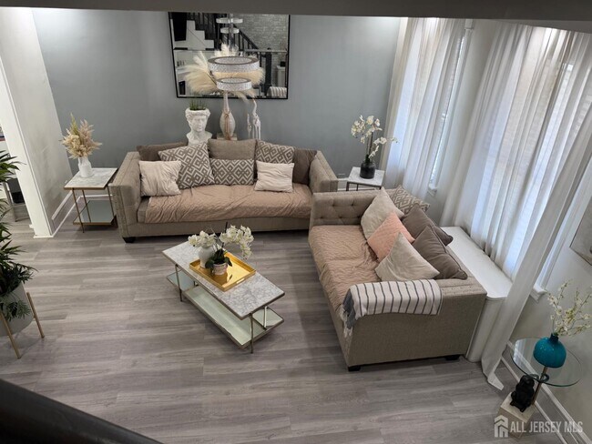 Photo - 421 Brace Ave