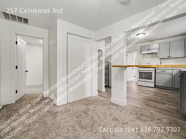 Photo - 257 Catherine Ave