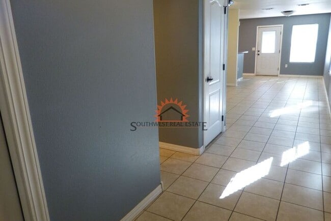 Photo - Spacious- 2 bedroom 2.5 bath 1 car garage apartment