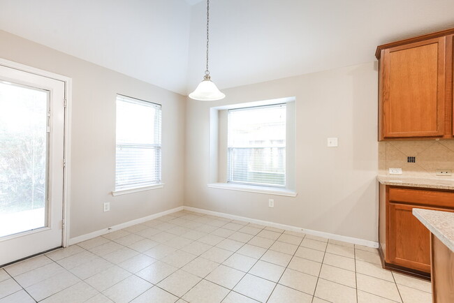 Photo - 21519 Kings Bend Dr