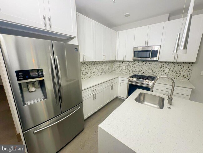 Photo - 2109 M St NE Unit 4