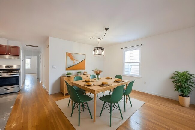 Photo - 108 CLAREMONT Ave Unit 2