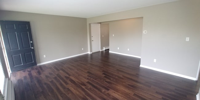 New flooring throughout - 2809 W 13 Mile Rd Unit #3