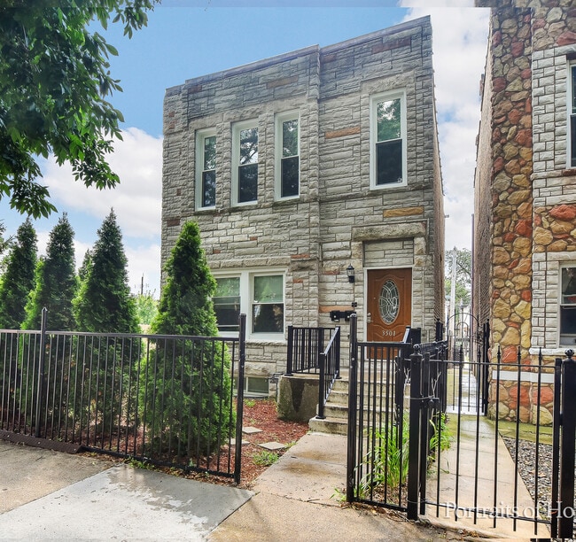 Building Photo - 3501 W Le Moyne St Unit 2 Rental