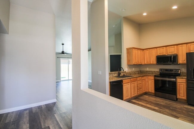 Photo - 3 bedroom, 2 bathroom home in Middleton!