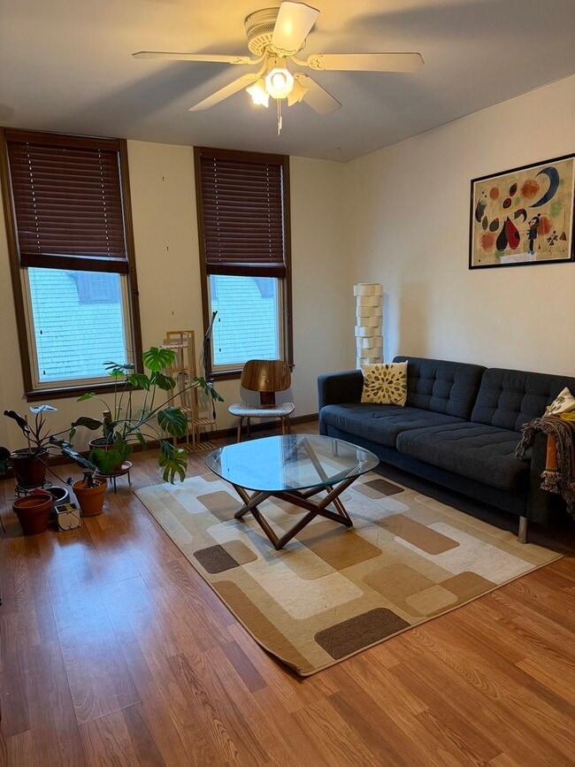 Photo - 1410 W Blackhawk St