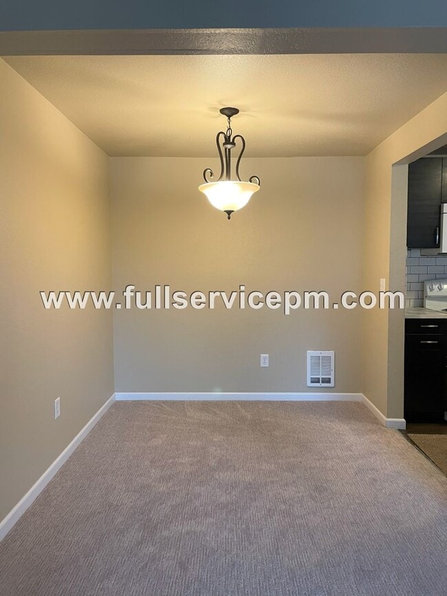 Photo - Great Find!!Spacious, condo w/ master Unit A302
