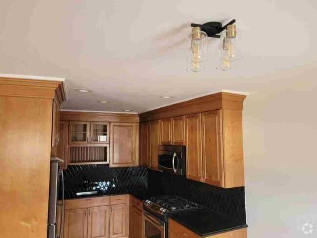 Building Photo - 108 Franklin Ave Unit 1 Rental