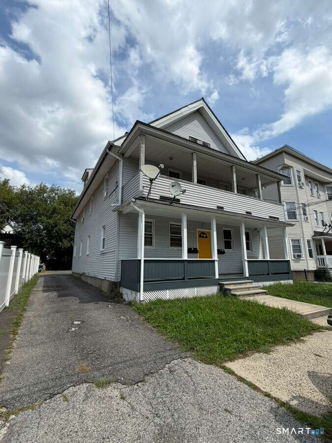 Photo - 1144 Hancock Ave Unit 1R