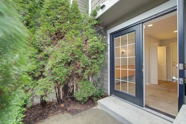 Photo - 2Bd/2.5Ba Seattle Townhouse