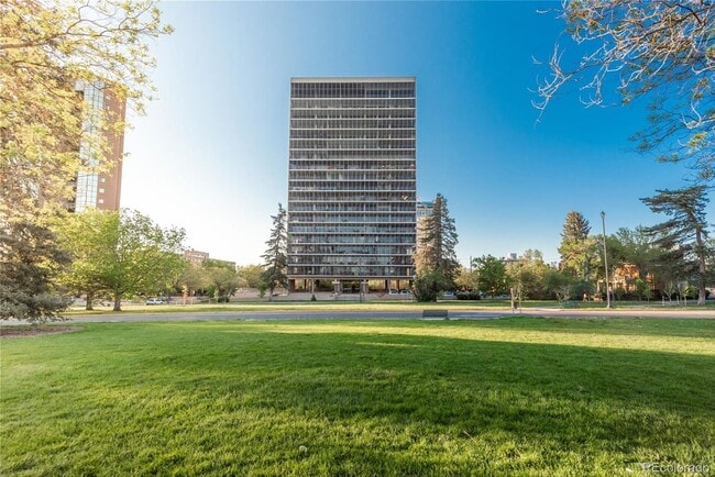 Photo - Stunning 1 bed 1 bath 10th floor unit overlooking the park!