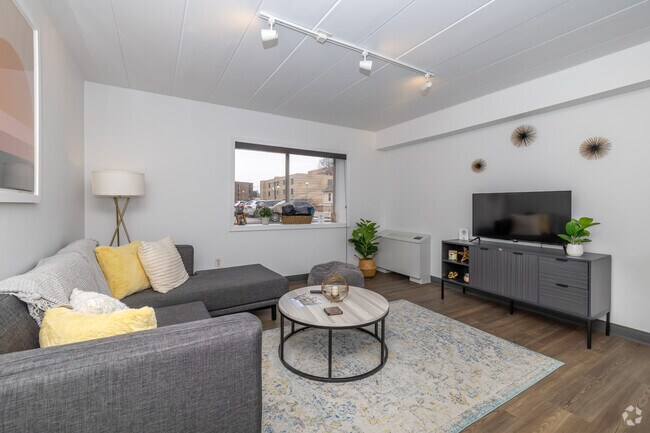 Model Unit-1BR-1BA - 538SF Livingroom