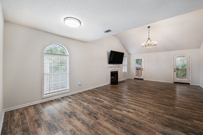 Photo - 1167 Landsdowne Dr