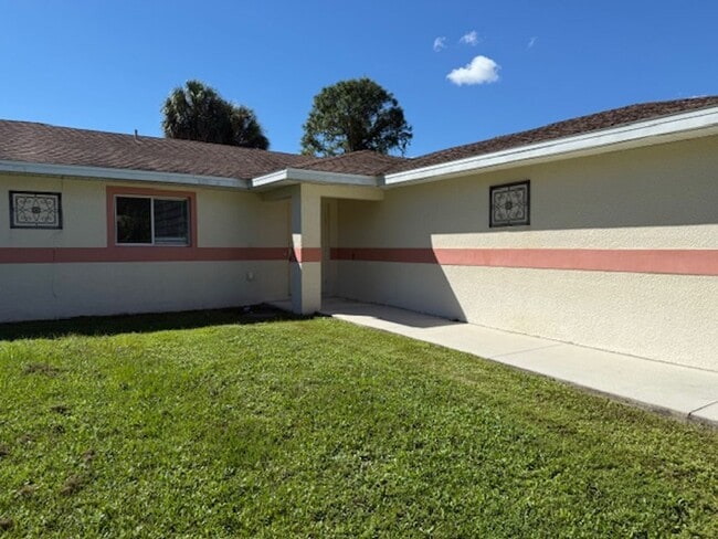 Photo - 18-Month Lease at $1,425 / 12-Month Lease ...