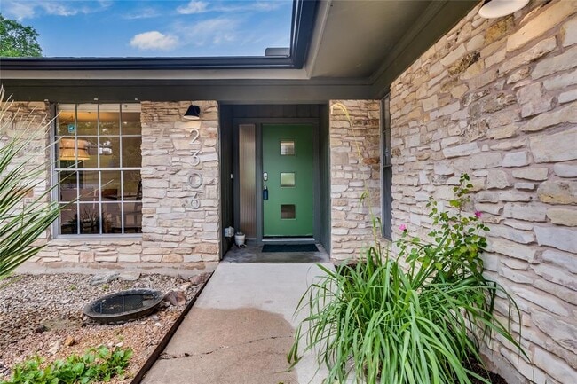 Photo - 2306 Loyola Ln