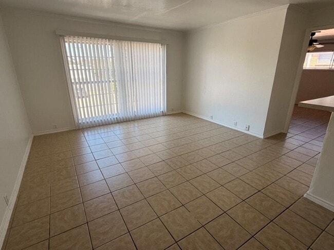 Building Photo - 820 W Alabama St Unit 16