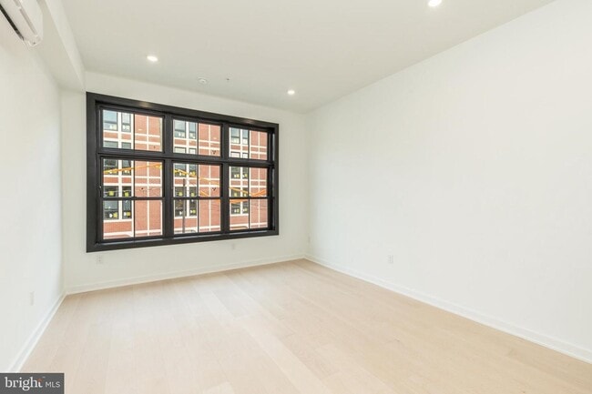 Photo - 2525 Frankford Ave