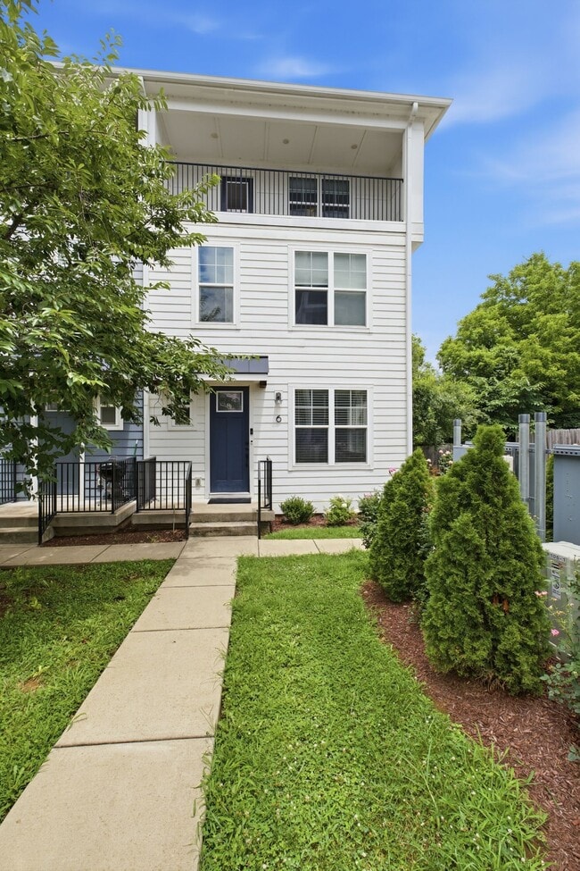 Photo - 105 Duke St