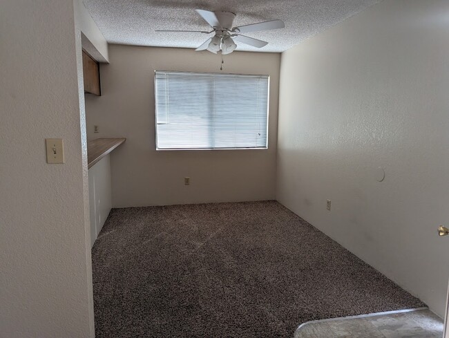 Photo - 1229 Burton Ct Unidad 6