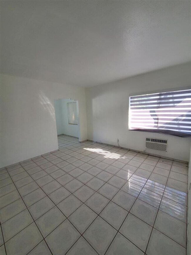 965-975 Biarritz Drive
