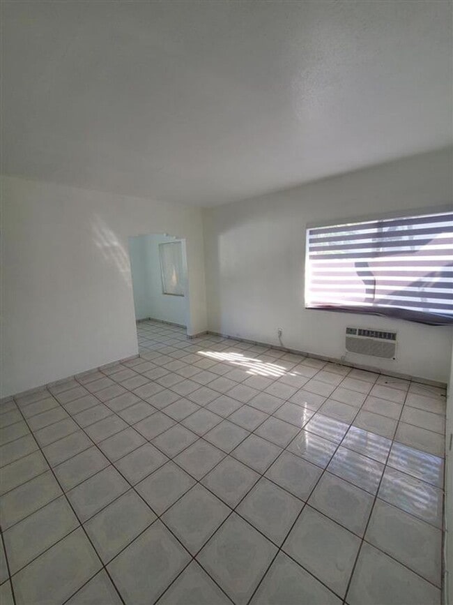Photo - 965-975 Biarritz Drive Unit 8