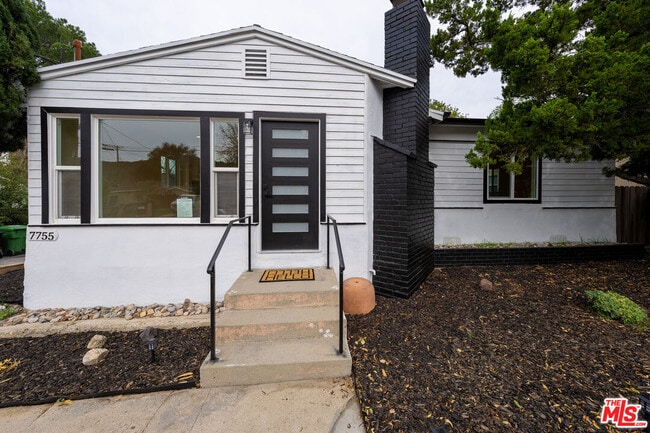 Photo - 7755 Day St