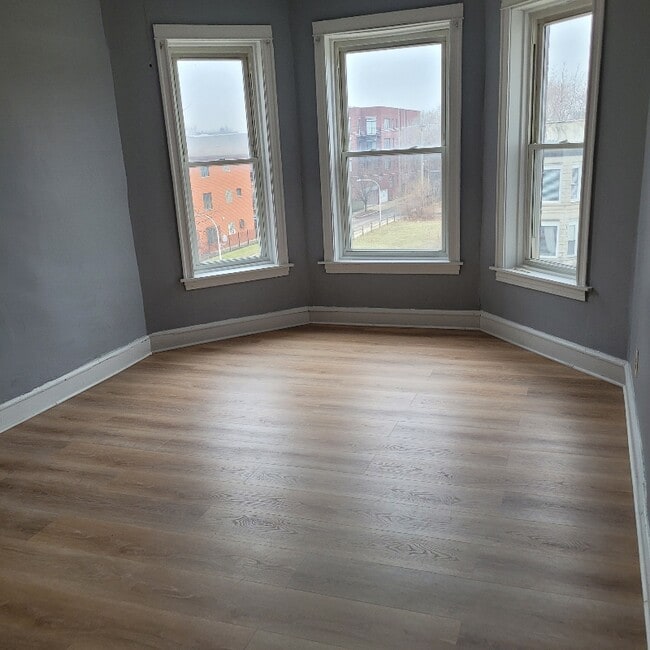 Photo - 5213 S Indiana Ave Unit 3a