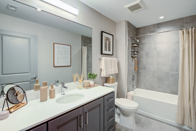 Vista Fairfax Corner apartments — community photo