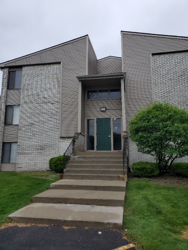 Building Photo - 31993 W 12 Mile Rd Rental