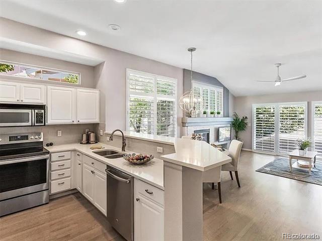 Photo - 10365 W Rockland Pl