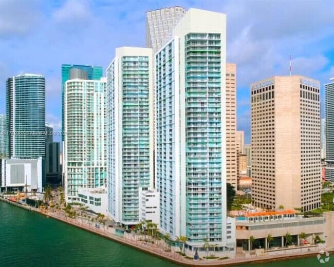 Building Photo - 335 S Biscayne Blvd Unit 3206 Rental