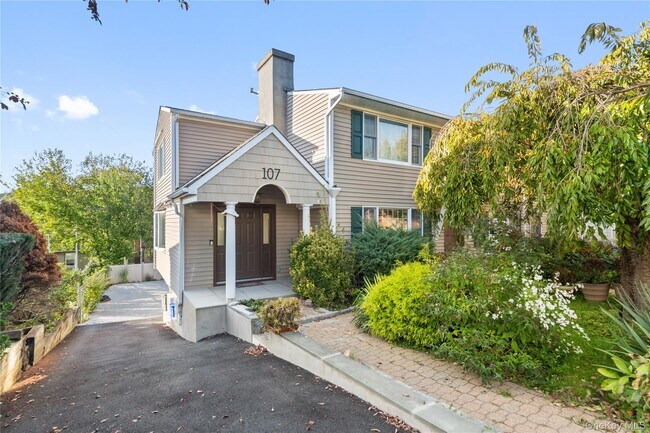 Building Photo - 107 Lincoln Ave Unit 3