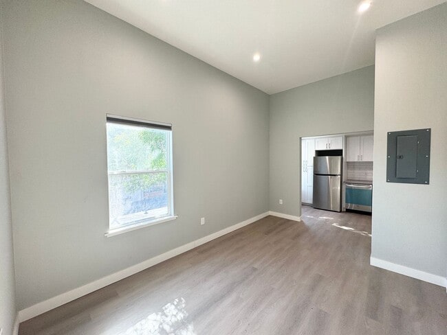 Photo - Perfect Shape Downtown Livermore Living Condo above Yin-Yin Restaurant