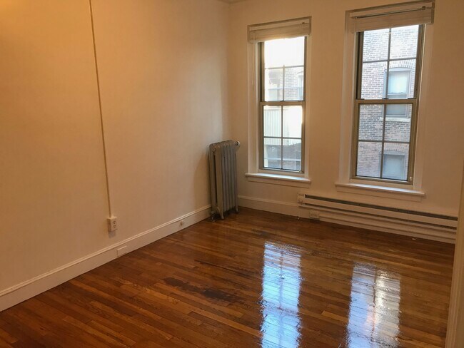 Photo - 38 Clearway St Unit 3