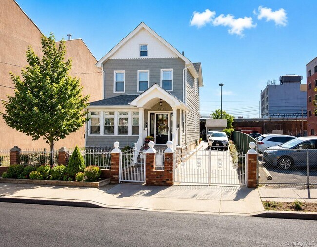 Building Photo - 170-16 93rd Ave Unit 2