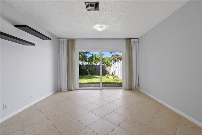 Photo - 258 Palmetto Ct