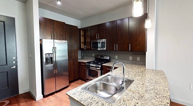 Photo - 2525 McCue Rd