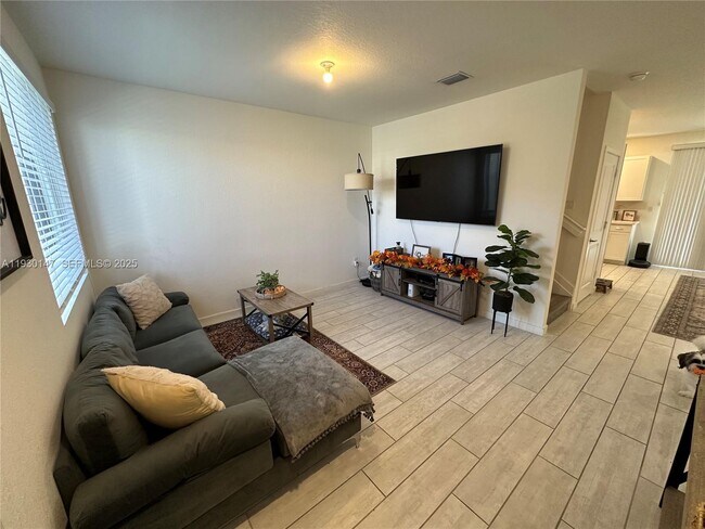 Photo - 1030 SE 23rd Terrace